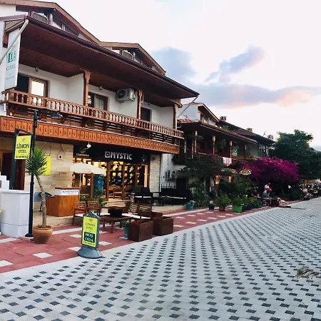 Limon Hotel *